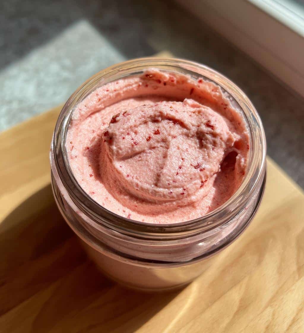 pink strawberry butter - detail 1